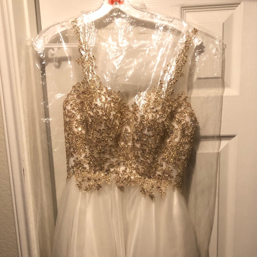 A 15 dress white and gold with iridescent diamonds